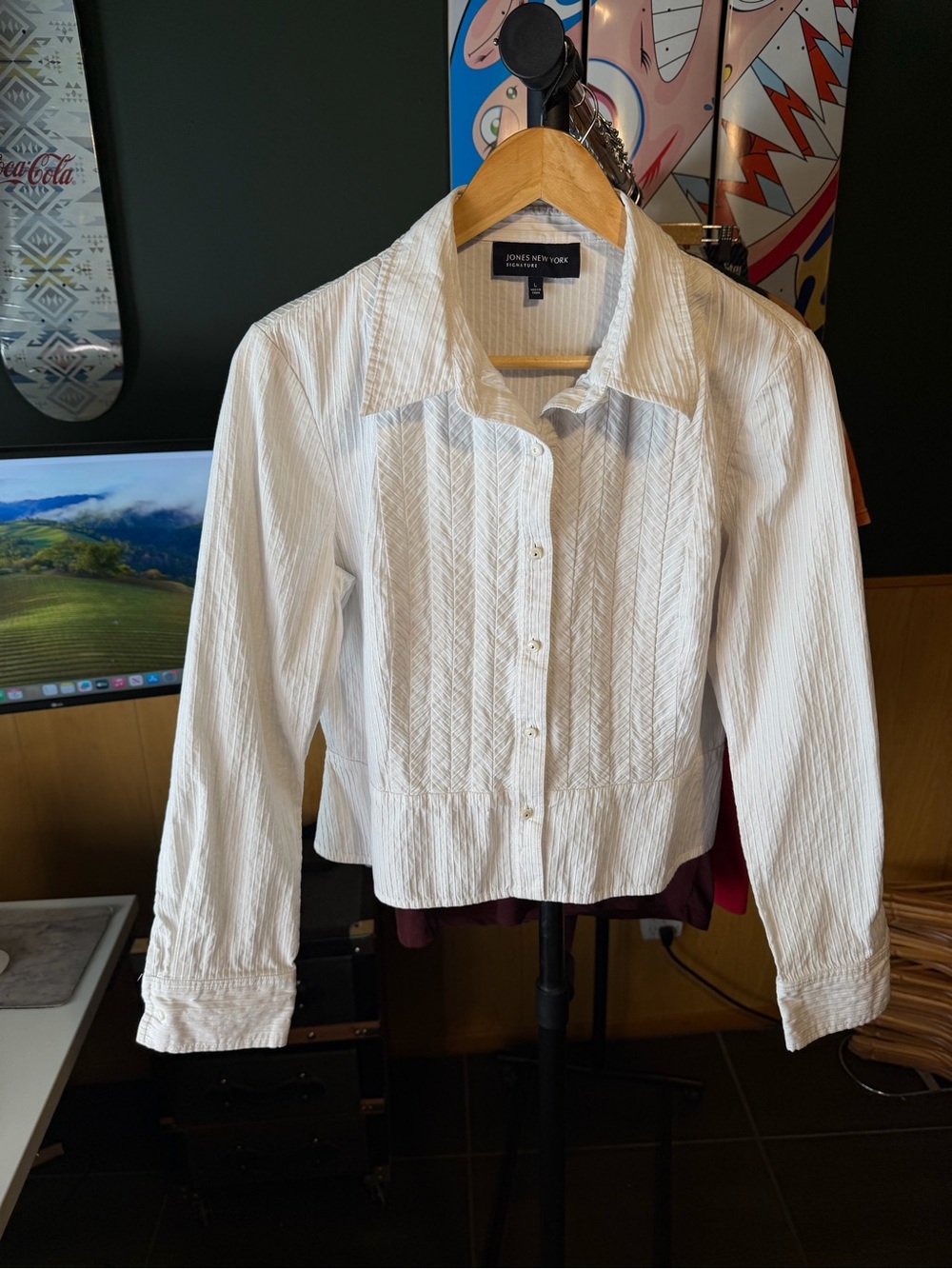 Jones New York White Textured Button-Down Shirt with Chevron Panel woman’s L